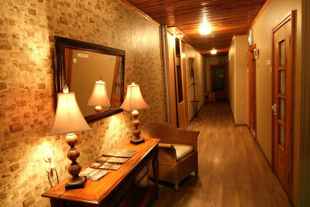 Oldhouse Hostel Tallinn Buitenkant foto