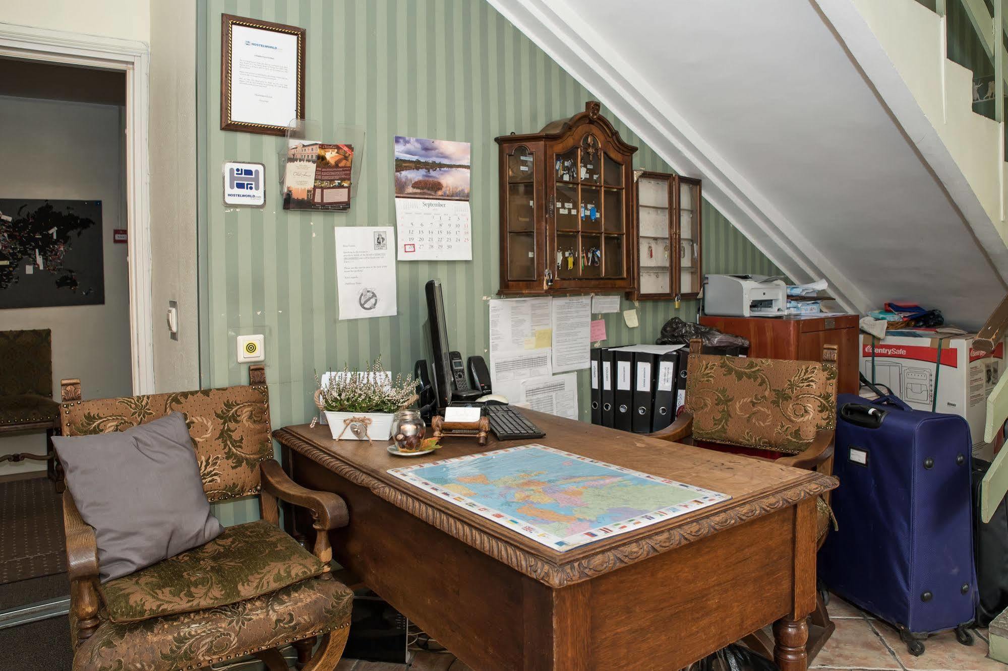 Oldhouse Hostel Tallinn Buitenkant foto