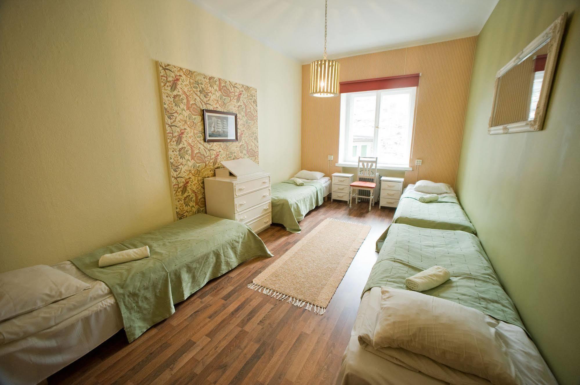 Oldhouse Hostel Tallinn Buitenkant foto