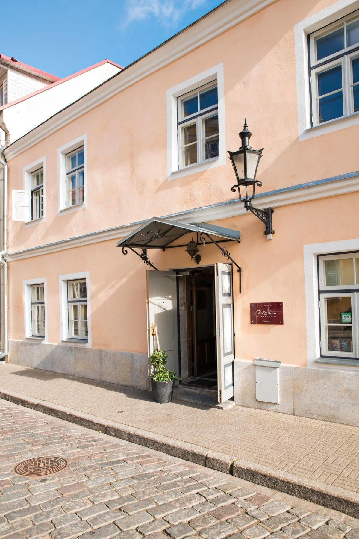 Oldhouse Hostel Tallinn Buitenkant foto