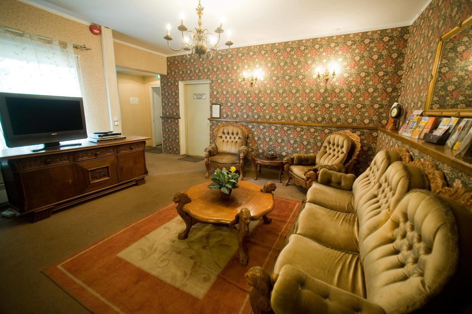 Oldhouse Hostel Tallinn Buitenkant foto