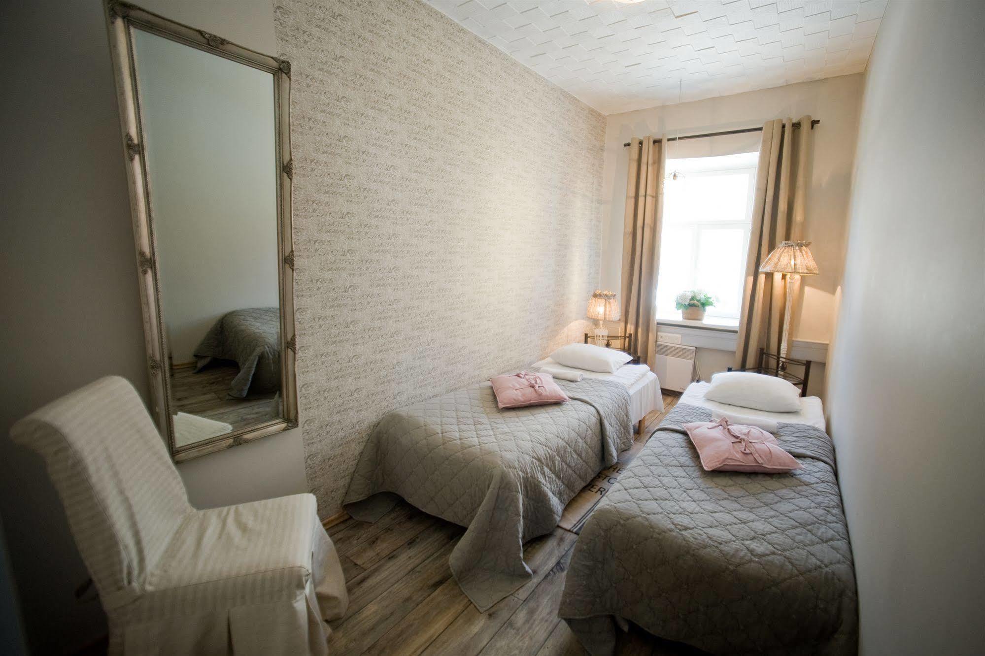 Oldhouse Hostel Tallinn Buitenkant foto