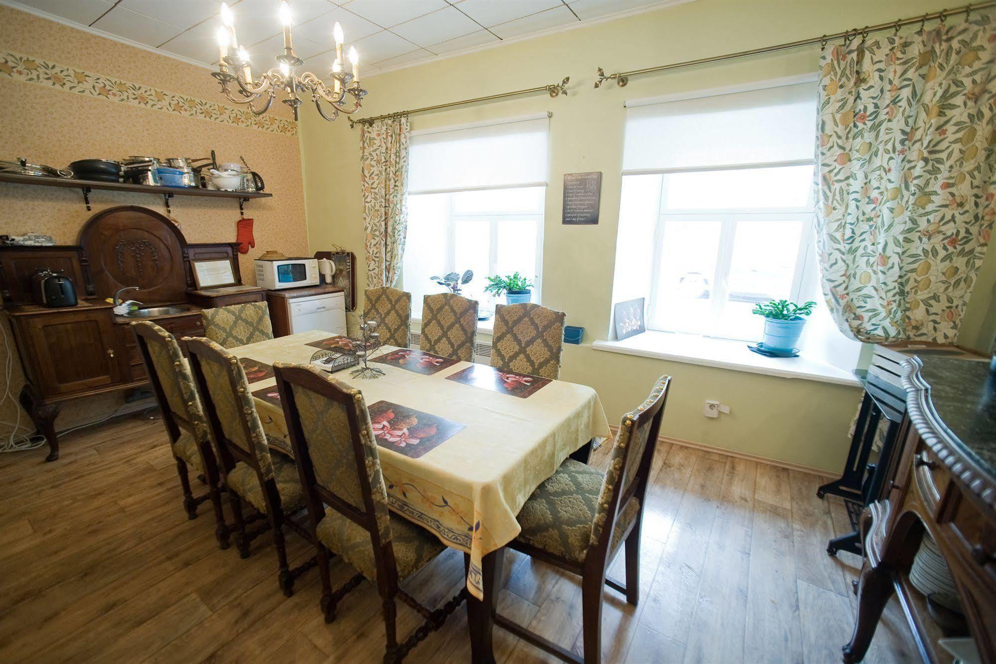 Oldhouse Hostel Tallinn Buitenkant foto